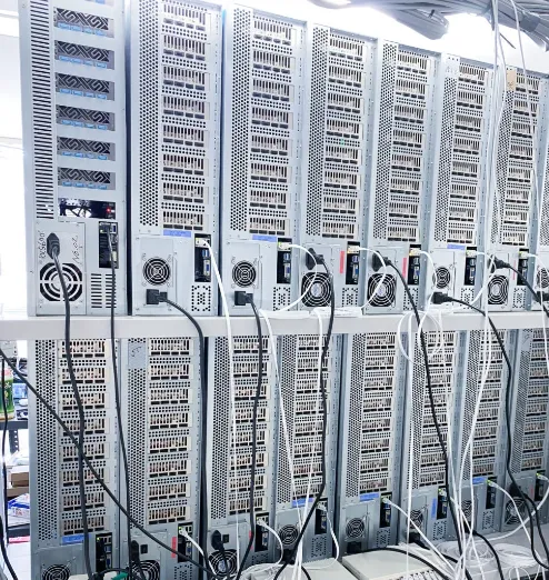 マイニング機器の裏面