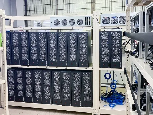 倉庫内のミニマイニングファーム_全体